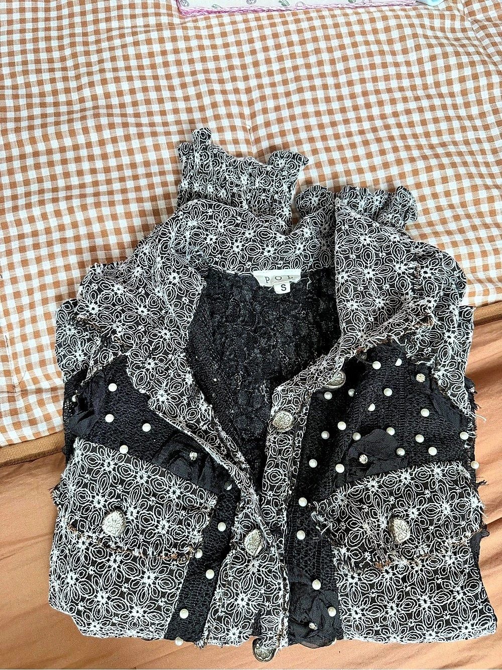 POL Eyelet Flower Pearl Detail Lace Patchwork Shirt Jacket Black & White Small